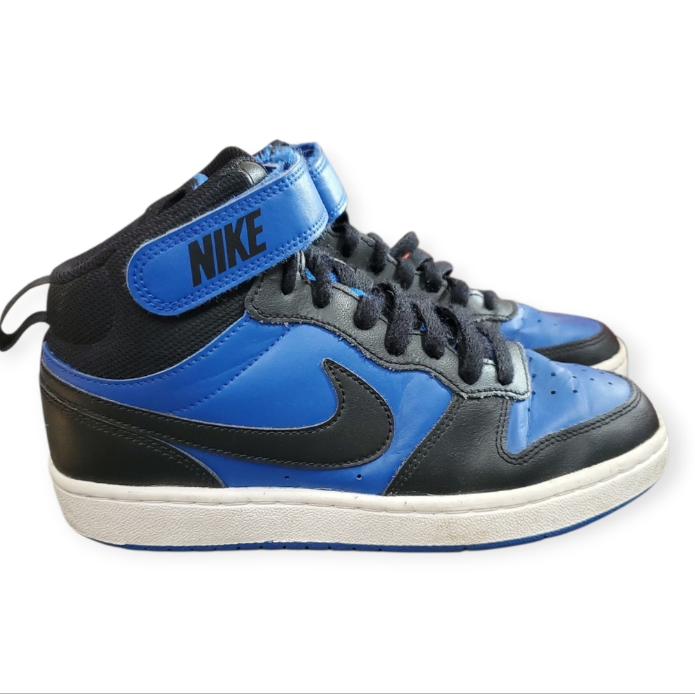 Good pre owned cond Kids' Nike Court Borough Mid 2 Sneakers sz 4.5 Youth
